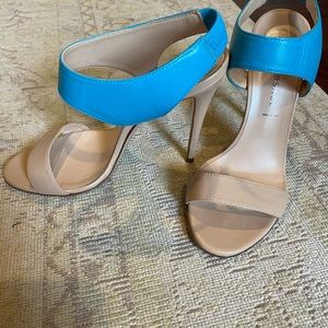 Versace pumps, excellent condition!